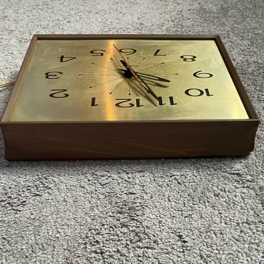 Vintage Brass Face General Electric Plug In Wall Clock Retro Vintage MCM Working